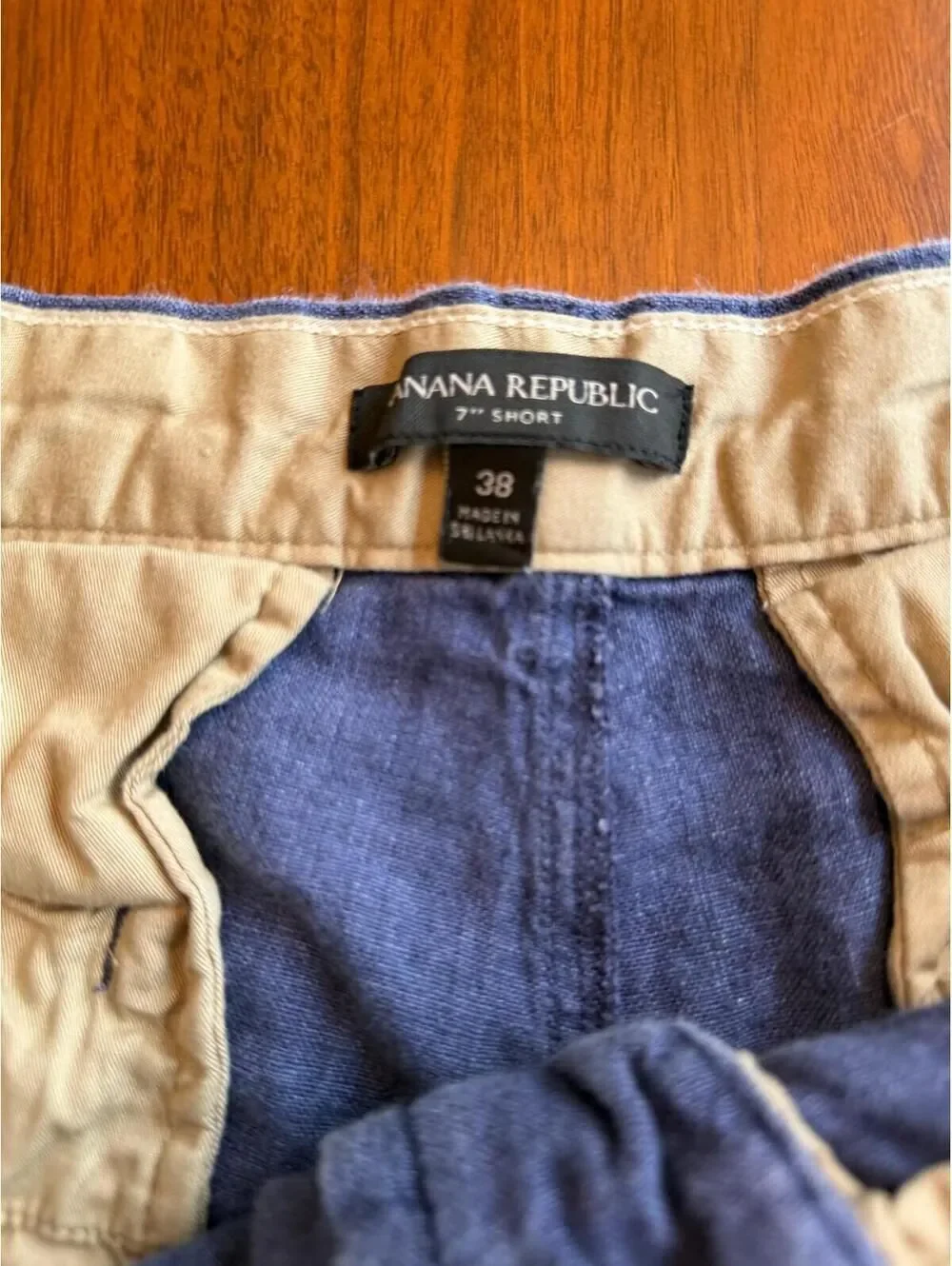 Banana Republic Men's Navy Blue Linen Casual Pleated Shorts - Size 38